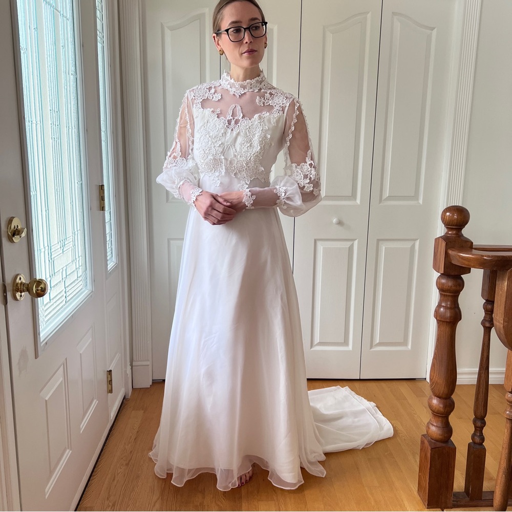 SOLD — 1960-70’s Dance Originals by Fred Perlberg Wedding Gown - Picture 7 of 11